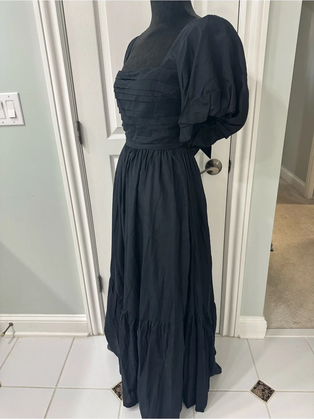 Abercrombie & Fitch Black Puff-Sleeve Maxi Dress - Elegant Women's Evening Dress